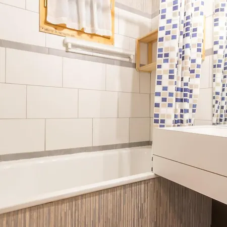 Renove, Proche Telecabine, Rez-de-chaussee, Pour 4/5 Personnes - Fr-1-181-2539 Apartment